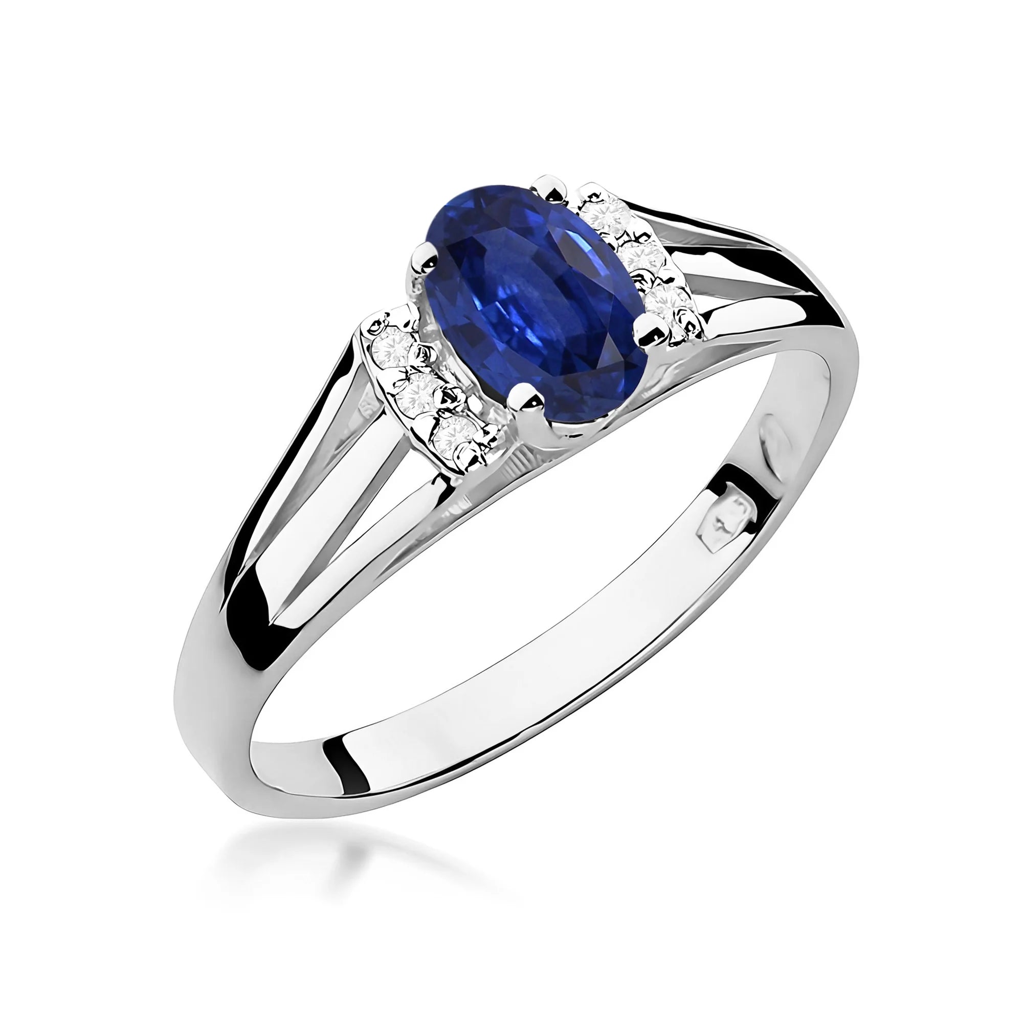 14k (585) White Gold Ring | 0.70ct Sapphire and 0.052ct Diamonds | GREMARI Jewelry
