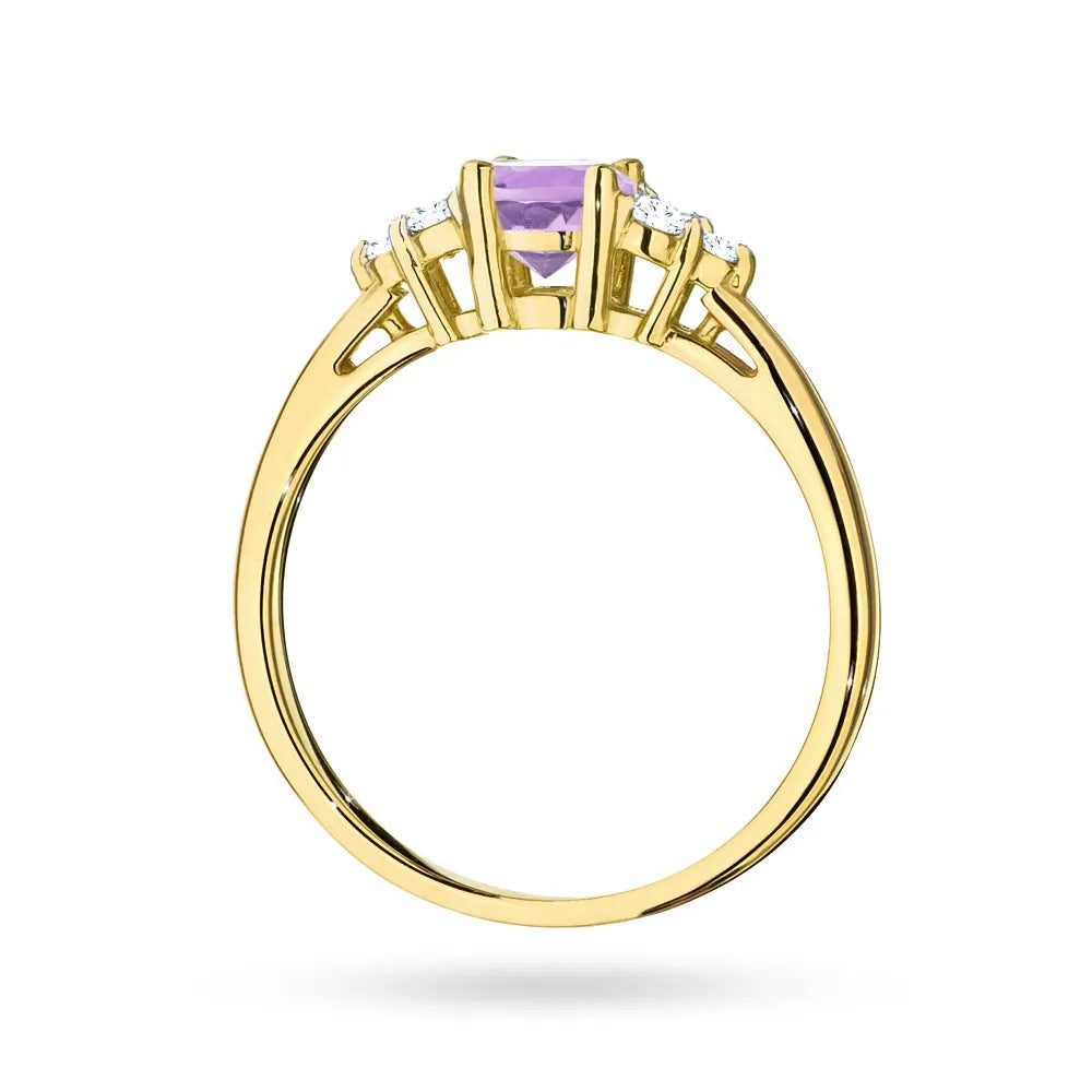 Gold 14k(585) ring with 0,50ct amethyst with 6 diamonds. Perfect for a gift.