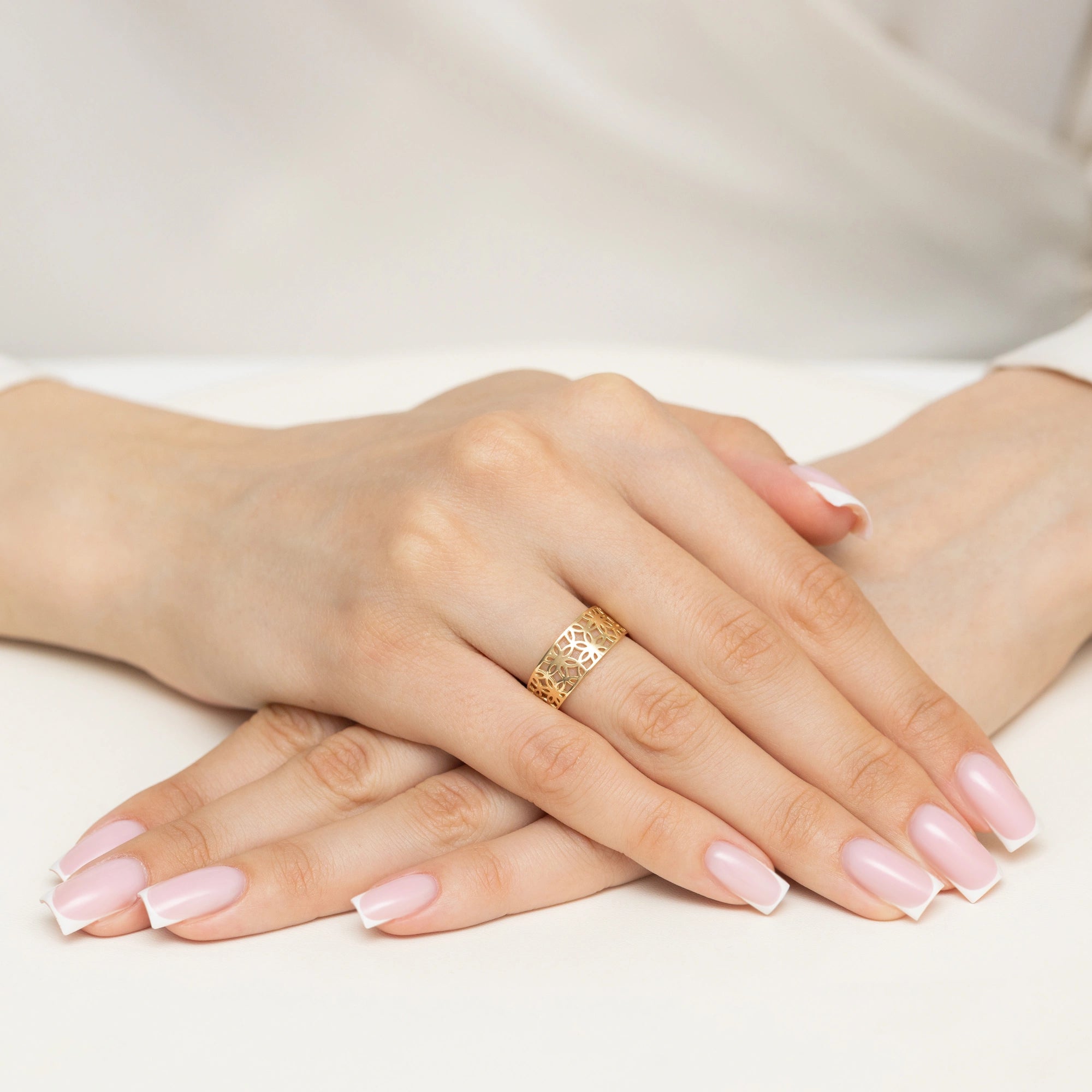 14k Gold (585) Openwork Flower Ring | Delicate Romantic Jewelry
