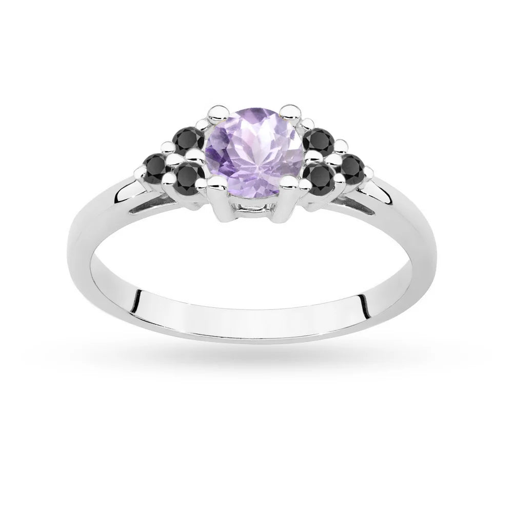Prsteň z bieleho zlata 14k(585) s ametystom 0,50 ct a 6 bronzovými diamantmi. Perfektný ako darček.