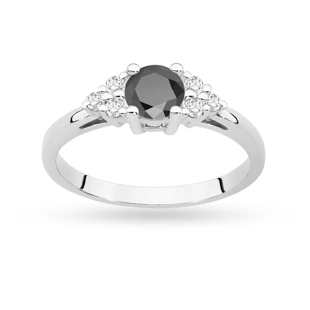 Bague en or blanc 14 carats (585) avec un diamant noir de 0,50 ct et 6 diamants. Parfaite pour un cadeau.