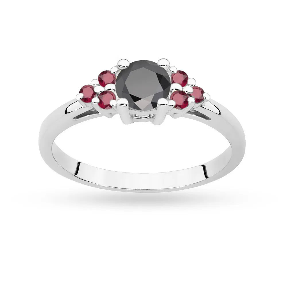 Prsten z bílého zlata 14k(585) s černým diamantem 0,50 ct a šesti rubíny. Dokonalý jako dárek.