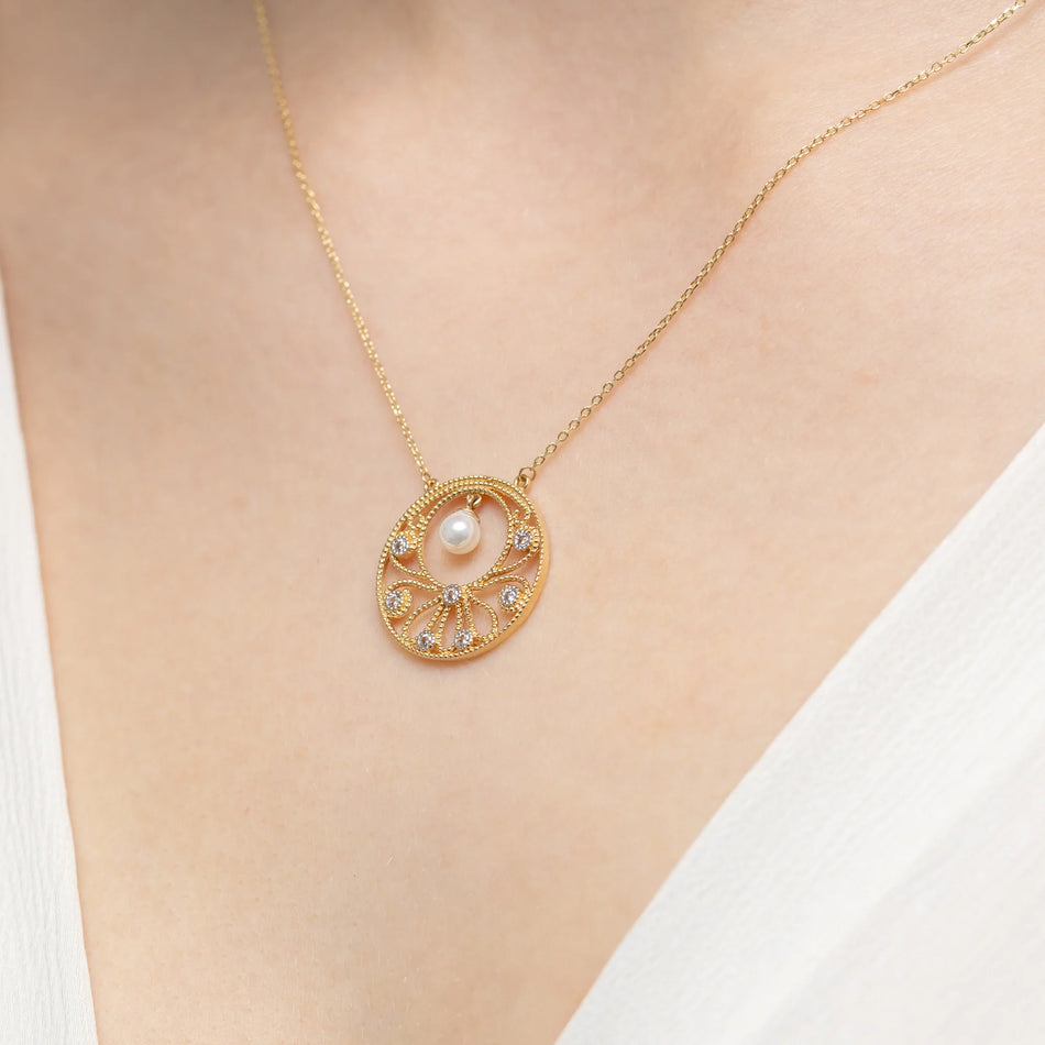 Gold 14k(585) necklace with pearl in vintage style. Order gift for mother, girlfriend or fiancee.