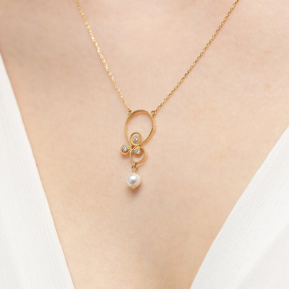Gold 14k(585) necklace with pearl in vintage style. Order gift for mother, girlfriend or fiancee.