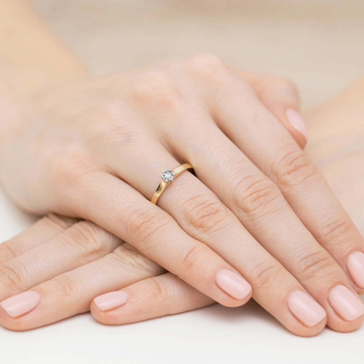 Verlobungsring aus 14-karätigem Gold mit Diamant | 0,15 ct Brillantschliff-Diamant | Elegantes Schmuckstück als Geschenk für Damen