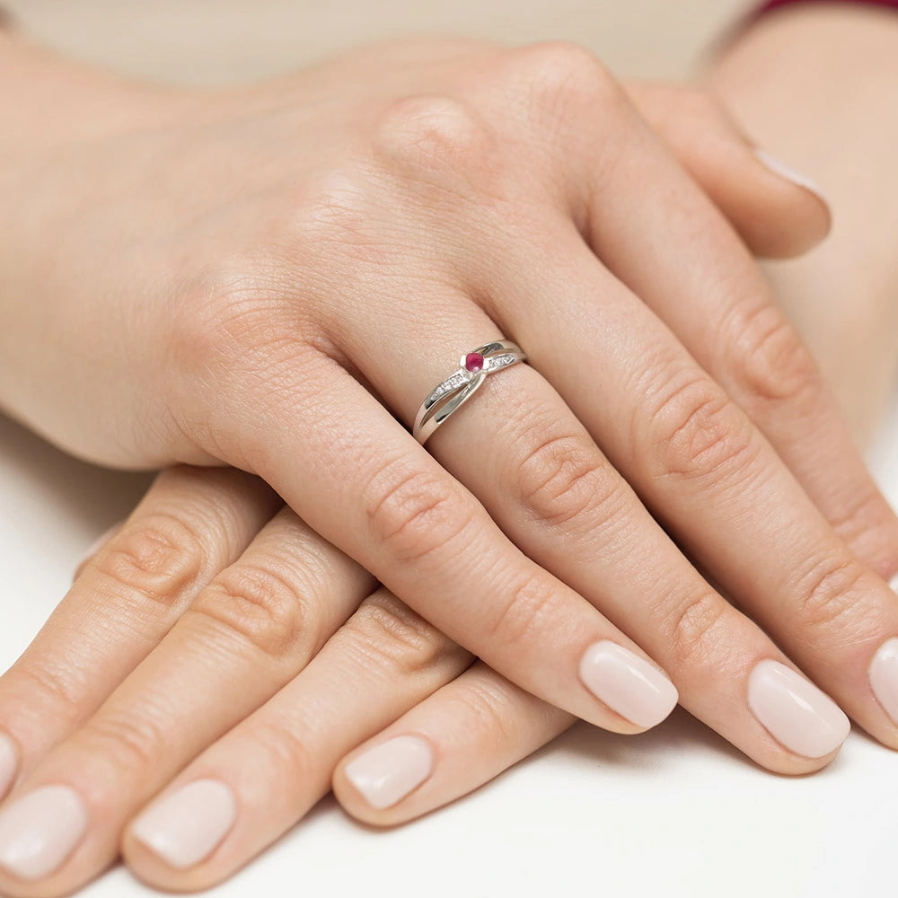 14k (585) White Gold Rings | 0.15ct Ruby and 0.03ct Diamonds | GREMARI Jewelry
