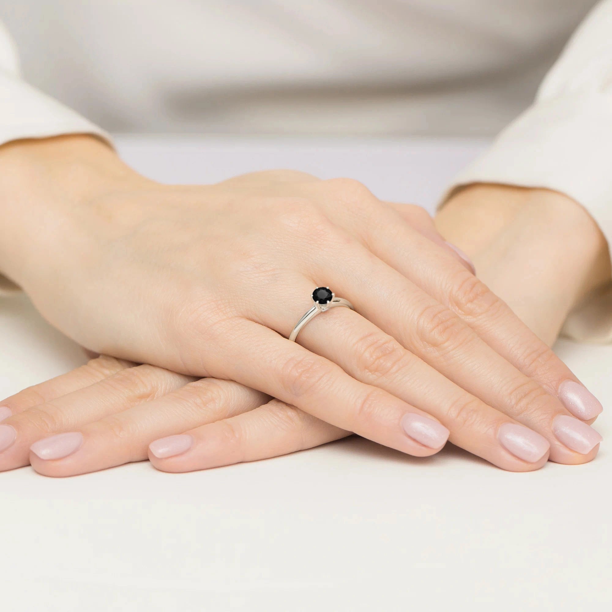 14k (585) White Gold Ring | 0.50ct Black Diamond & 0.04ct Diamonds | GREMARI Jewelry