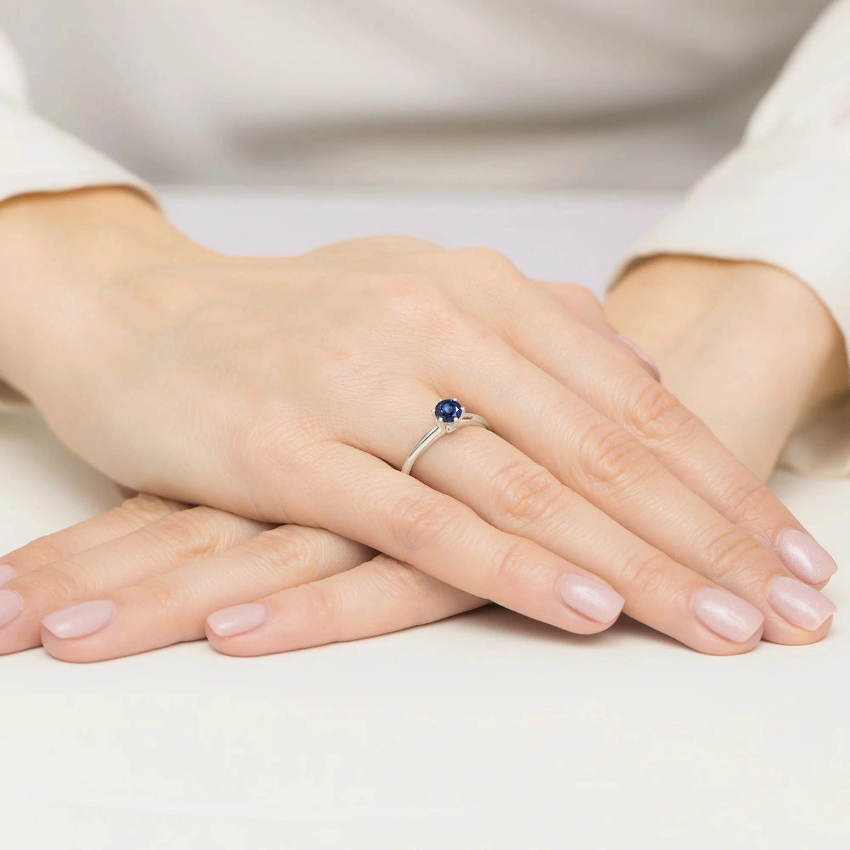 14k White Gold (585) Ring | 0.50ct Sapphire & 0.04ct Diamonds | GREMARI Jewelry