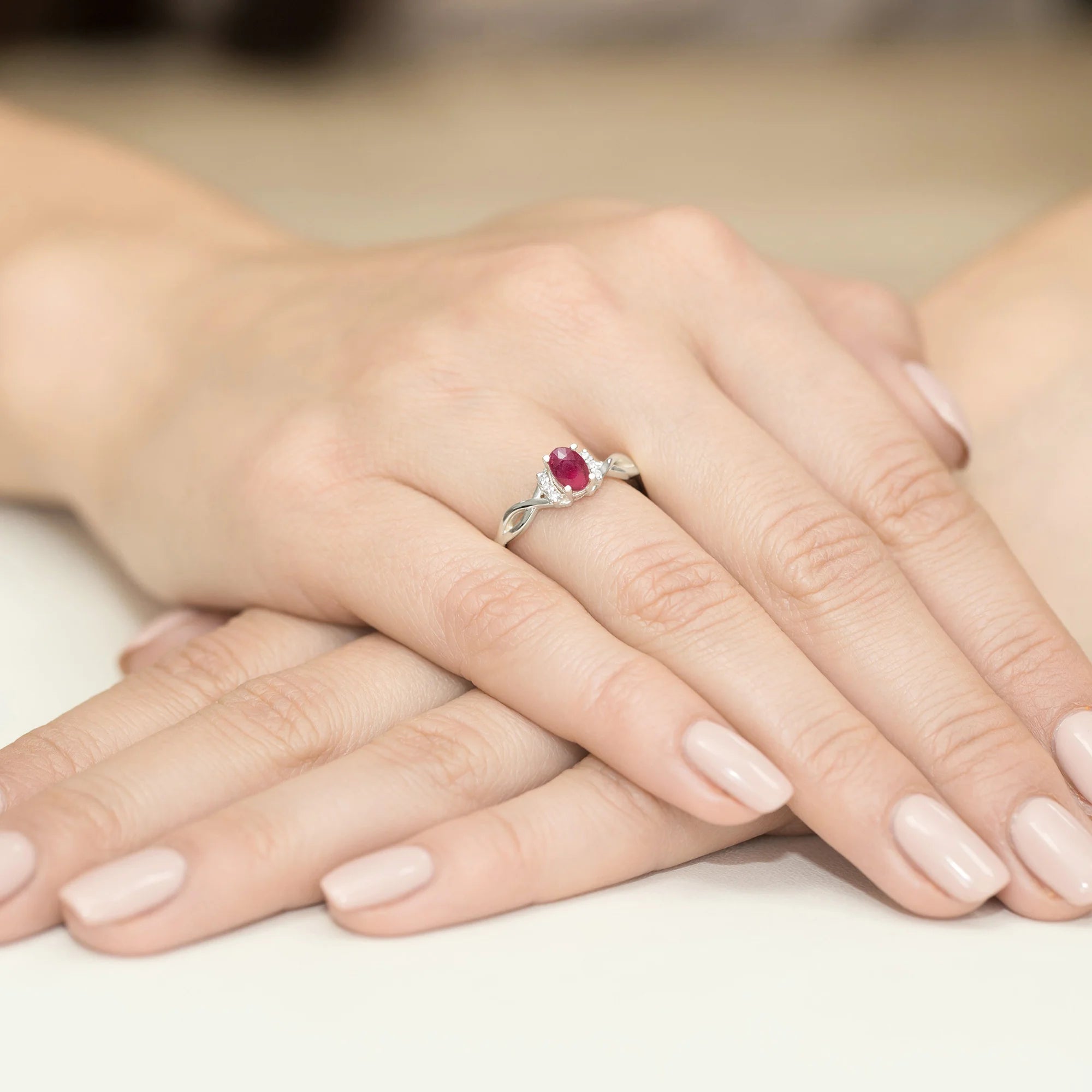 14k (585) White Gold Ring | 0.60ct Ruby and 0.052ct Diamonds | GREMARI Jewelry
