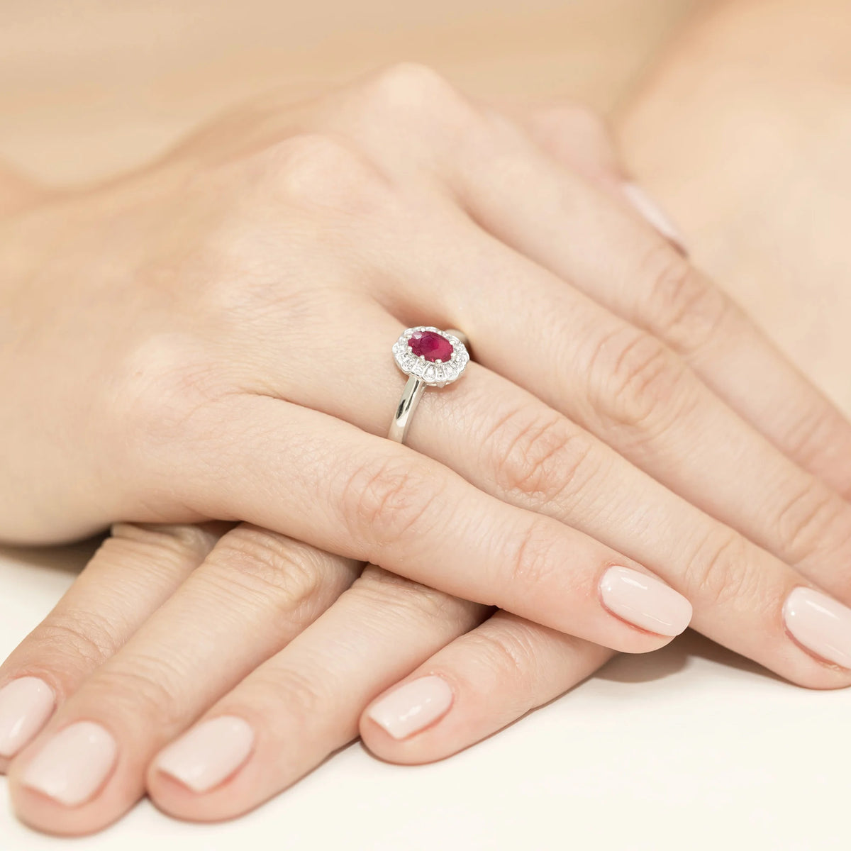 14k (585) White Gold Ring | 0.60ct Ruby and 0.069ct Diamonds | GREMARI Jewelry

