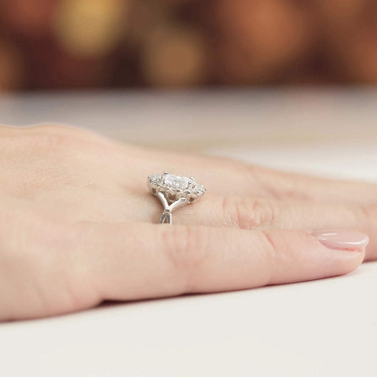 Lab-grown Diamond Engagement Ring in 585 White Gold