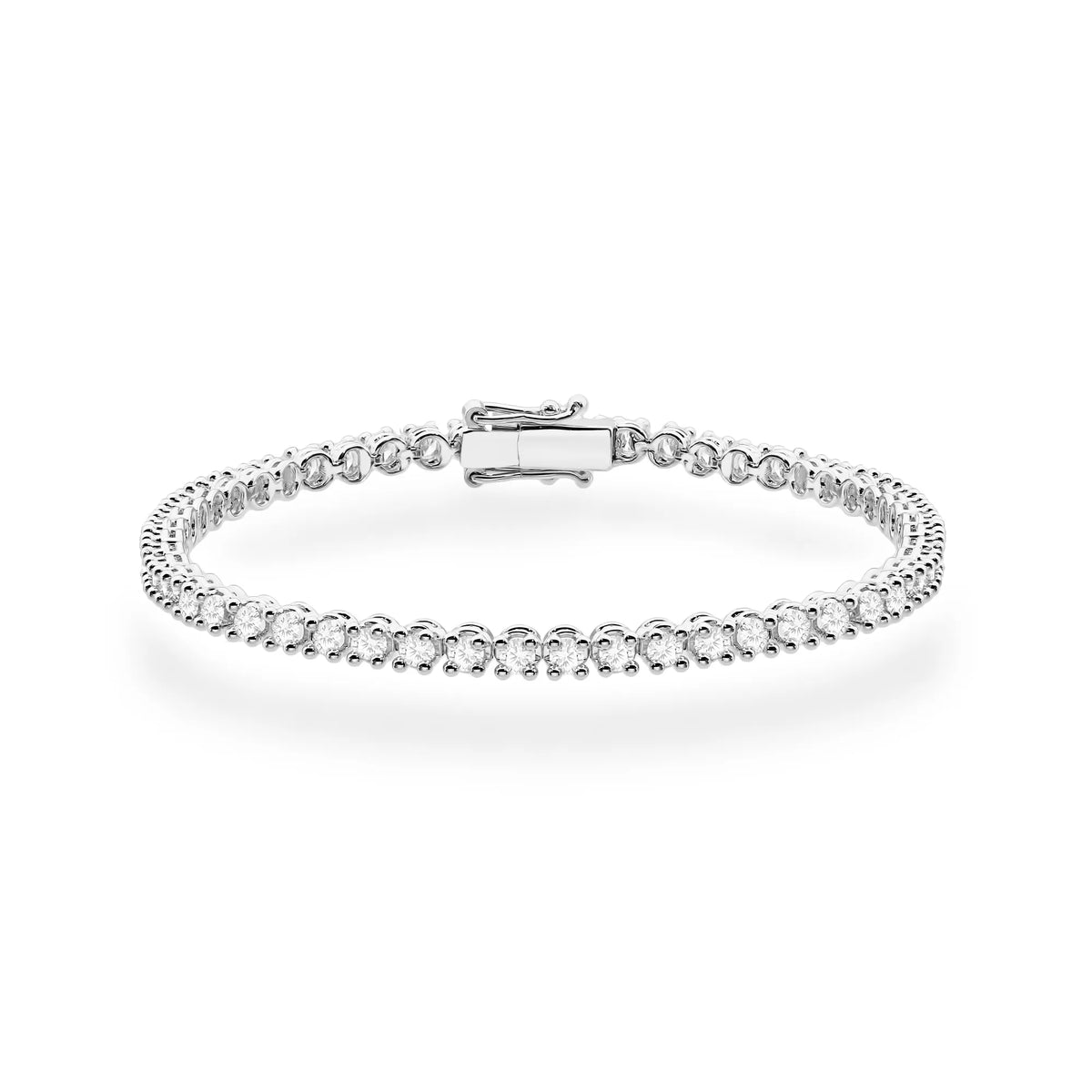 Tento tenisový náramek z bílého zlata 14k (585) osázený 54 laboratorně pěstovanými diamanty o celkové hmotnosti 2,16 ct představuje nadčasovou krásu. Je to dokonalá volba pro významný dárek.