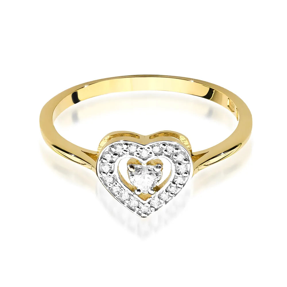 Prsteň zo 14-karátového zlata s diamantom 0,10 ct a 18 diamantmi s celkovou hmotnosťou 0,09 ct. Prsteň je zabalený v čiernej krabičke, papieri a darčekovej taške.