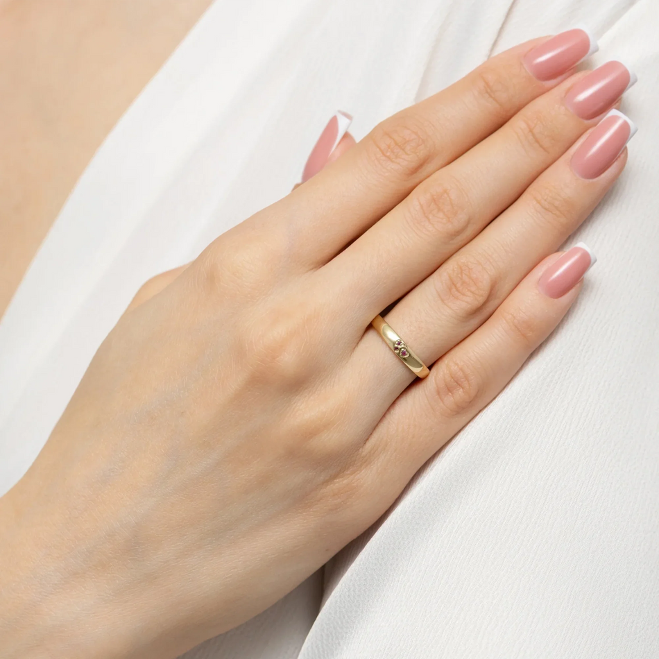 8K (333/1000) gold decorated with zirconiaIt also makes a wonderful and elegant gift for anniversaries or birthday.