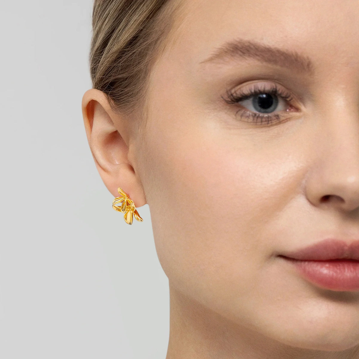 Ohrringe aus vergoldetem Silber (925) | Verbundenes Blumen-Design | GREMARI Schmuck