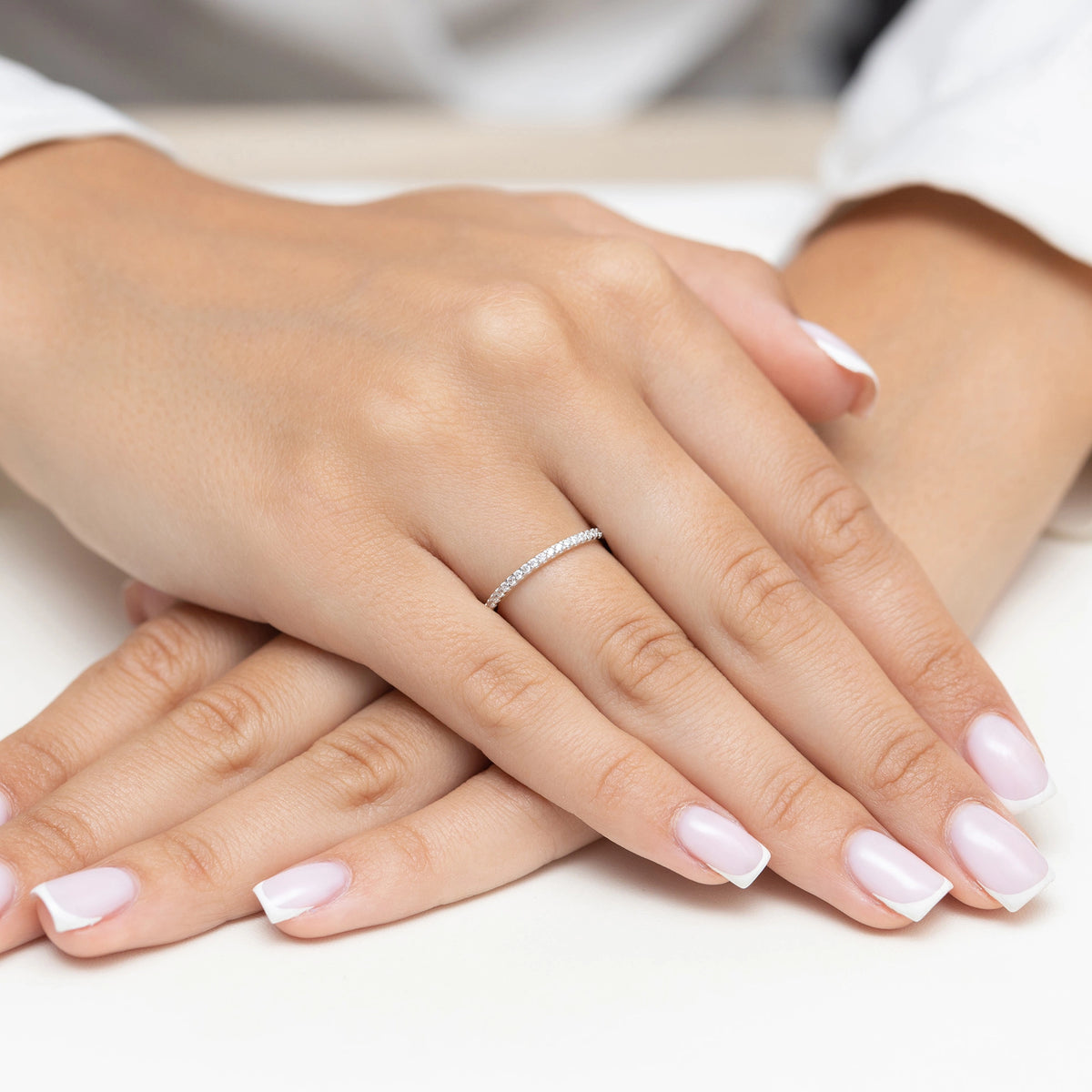 bague-dorée-discrète-avec-zirconia-ap085-585-b