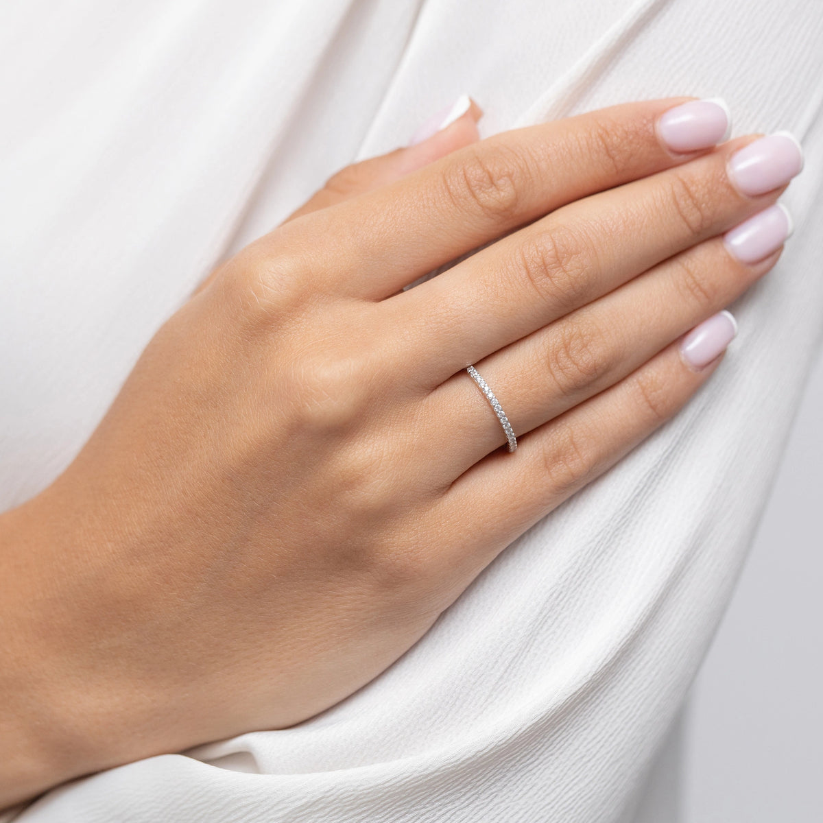 bague-dorée-discrète-avec-zirconia-ap085-585-b