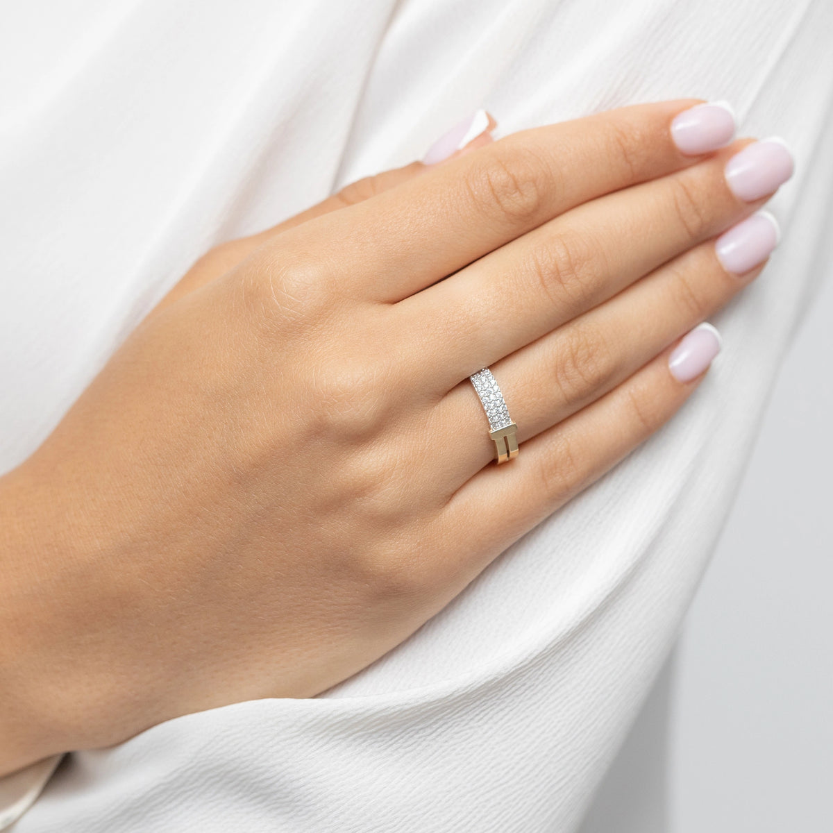 gold-ring-set-with-zirconia-ap093-585-b