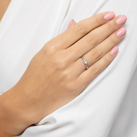 silver-ring-with-zirconia-ap126-925-bs