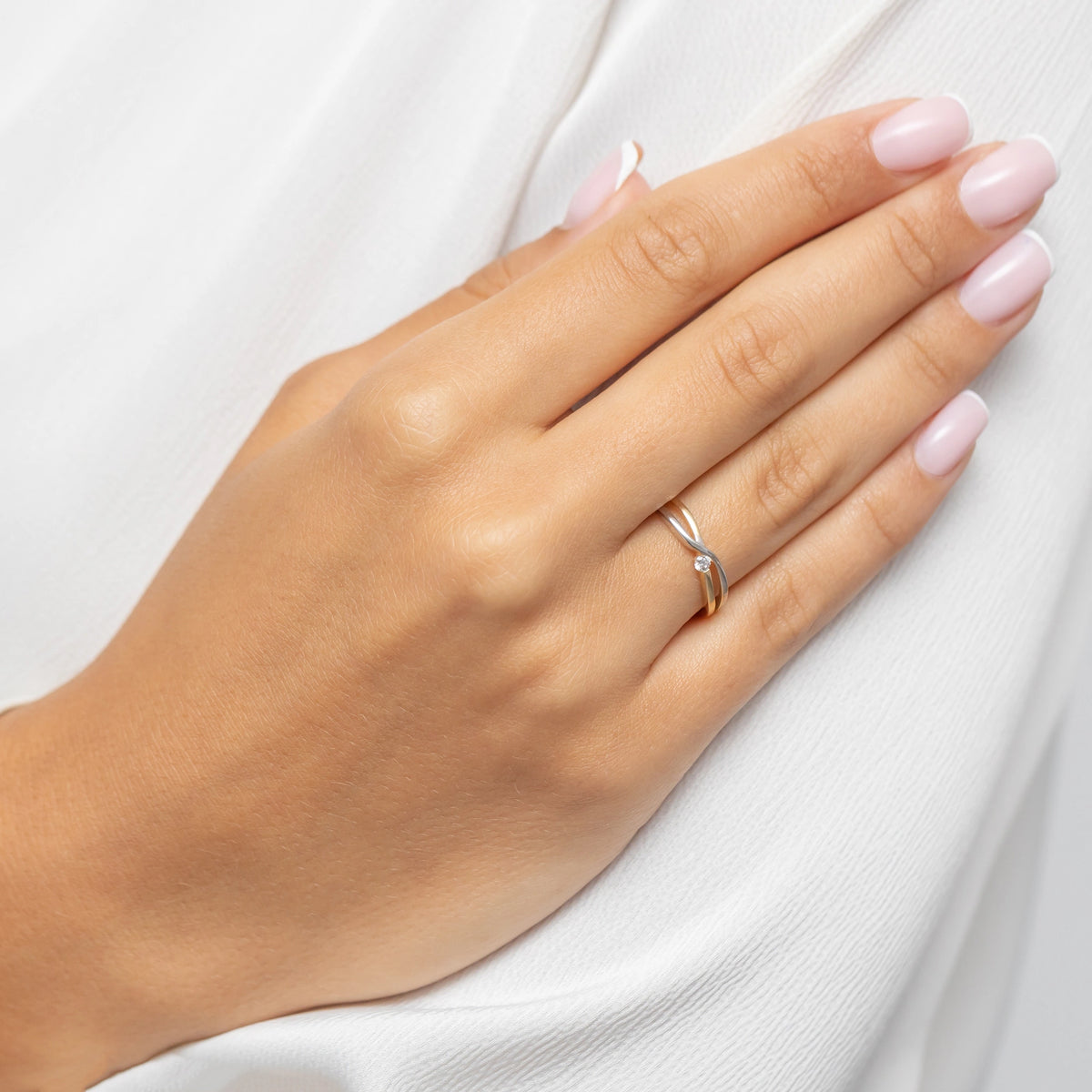 two-color-gold-weaved-ring-with-zirconia-ap140-585-b