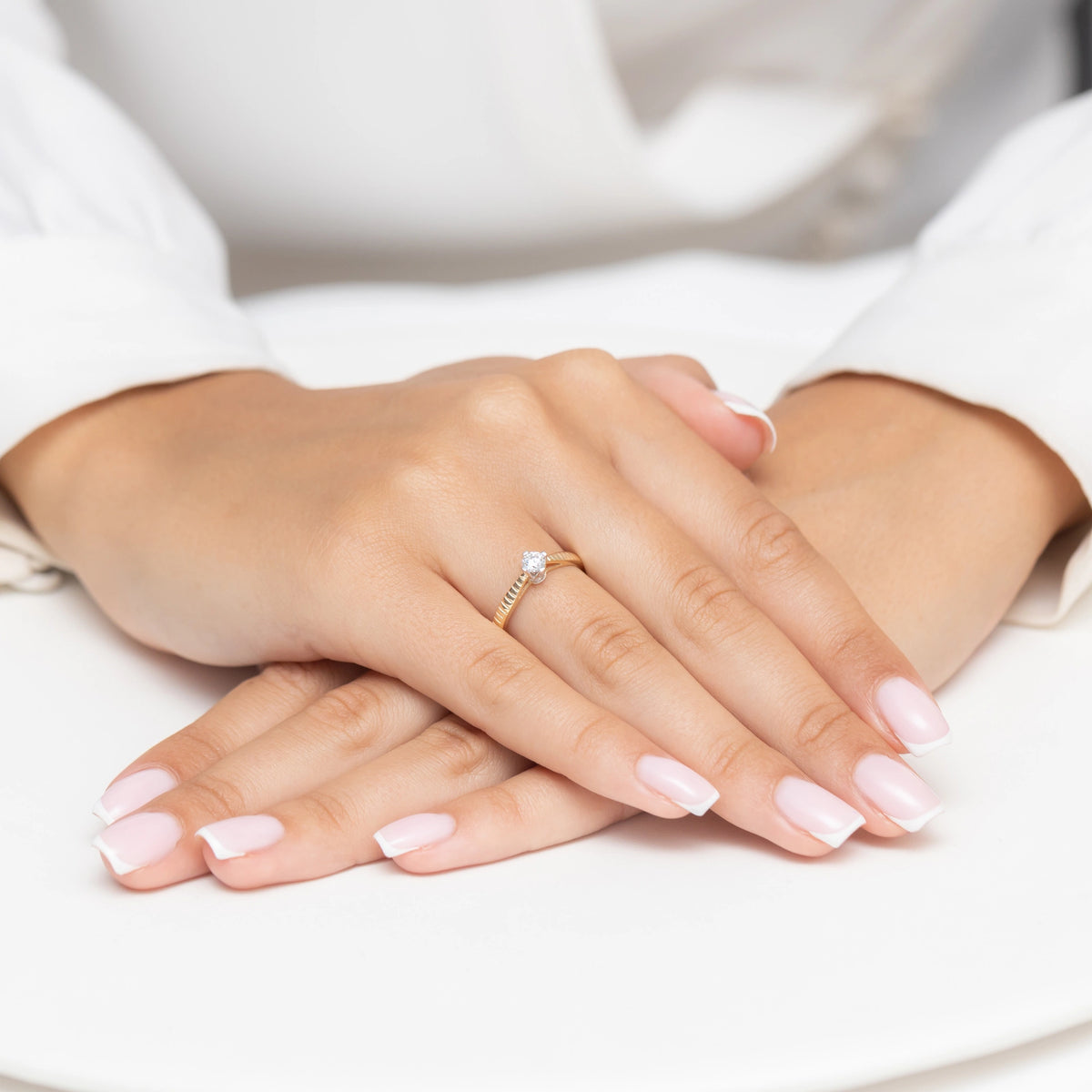 gold-ring-with-zirconia-ap141-585-b