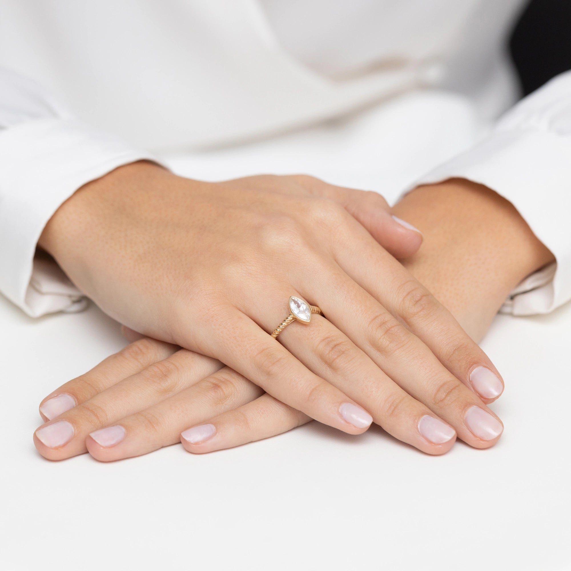 gold-ring-with-zirconia-ap162-585-b