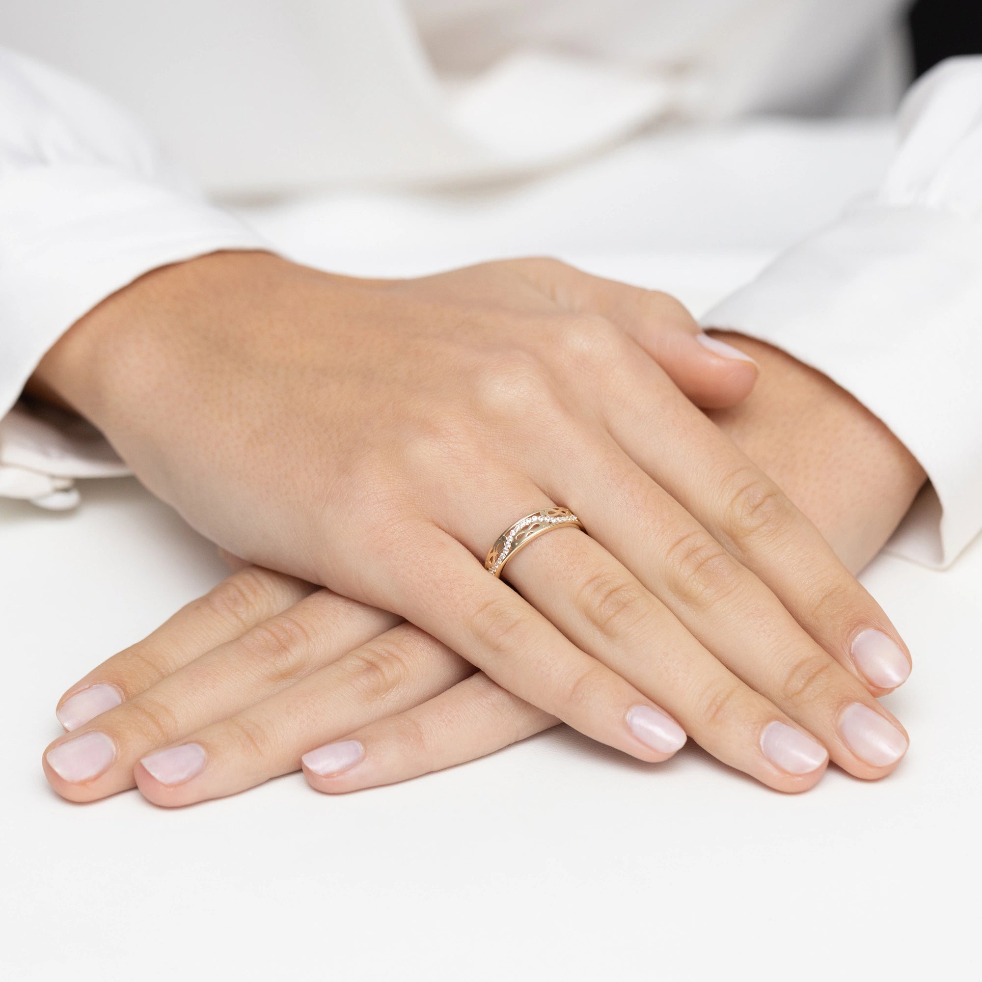 gold-ring-with-zirconia-infinity-ap165-585-b