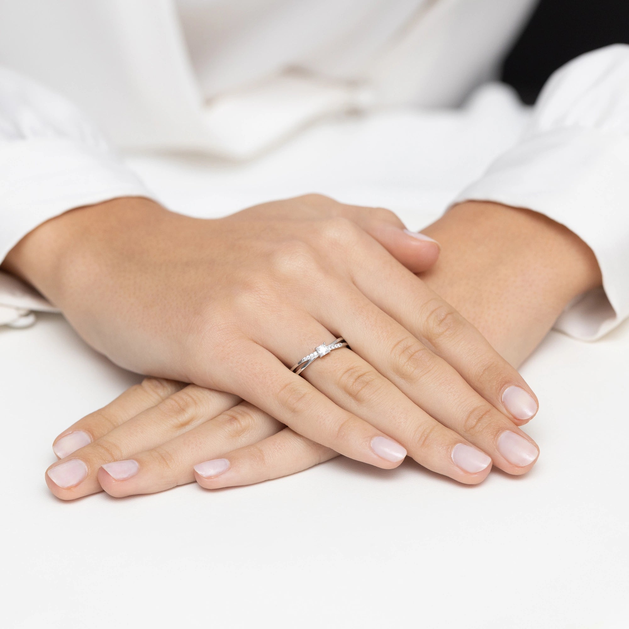 silver-ring-with-zirconia-ap183-925-s