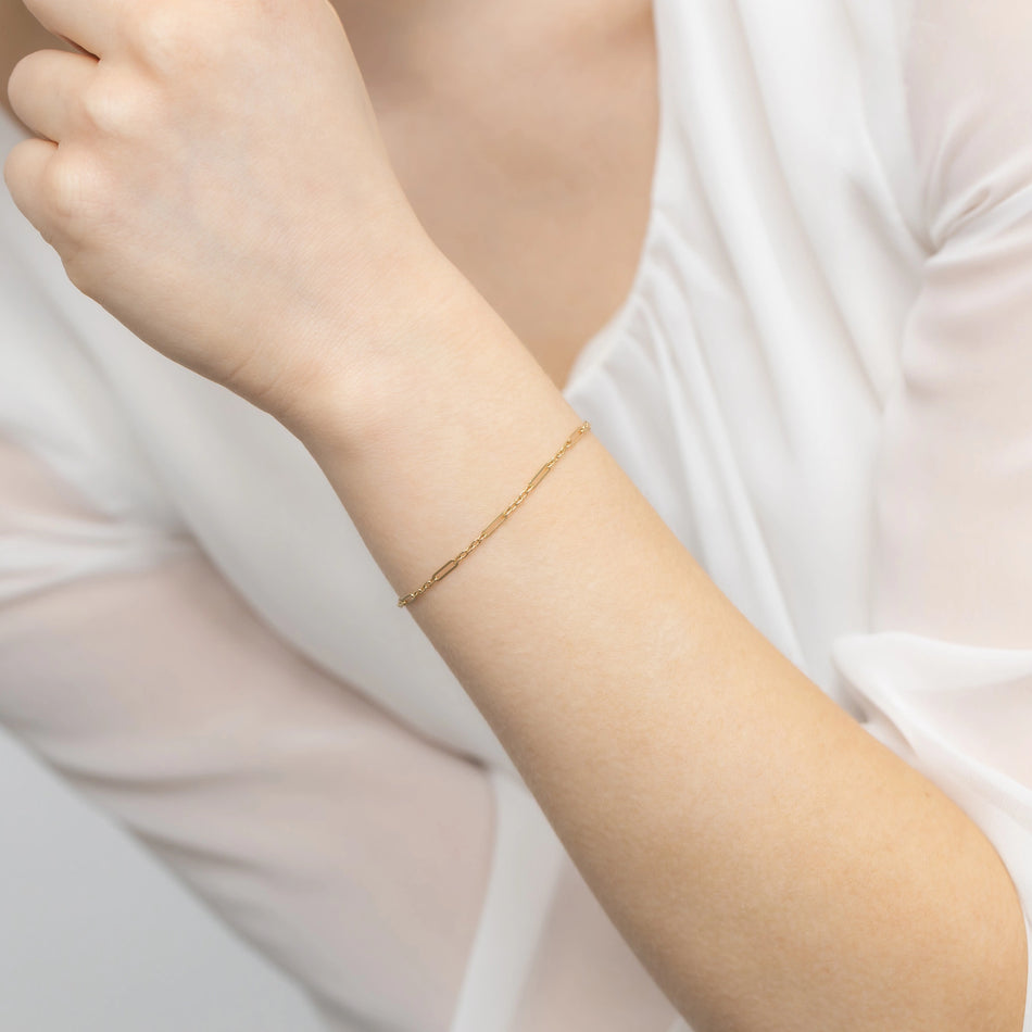 gold-bracelet-with-wide-links-b-gw-348-585