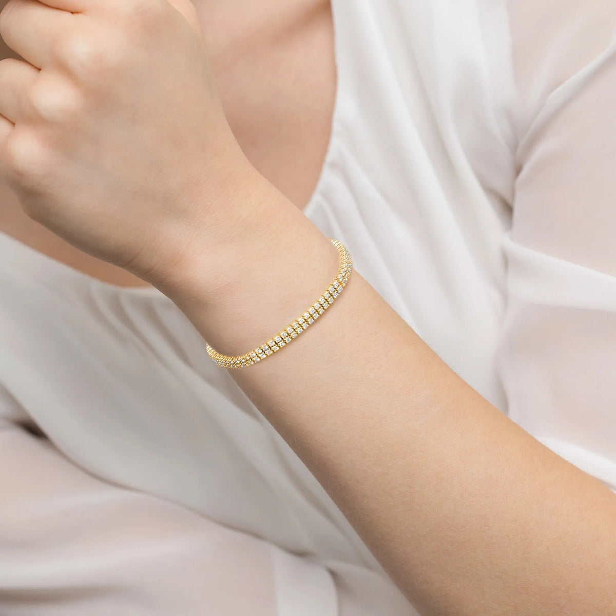 gold-bracelet-set-with-2-96ct-diamonds-b0034-diw-01