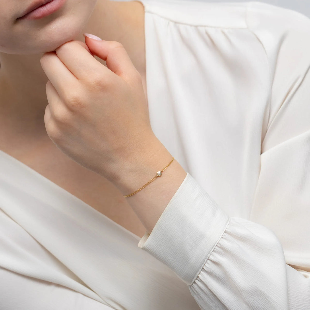 gold-bracelet-with-0-02ct-diamond-b0038-diw-01