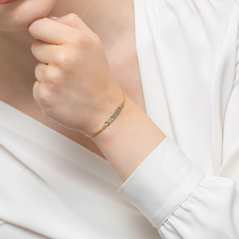 children-s-gold-bracelet-with-plate-for-engraving-bg010-585