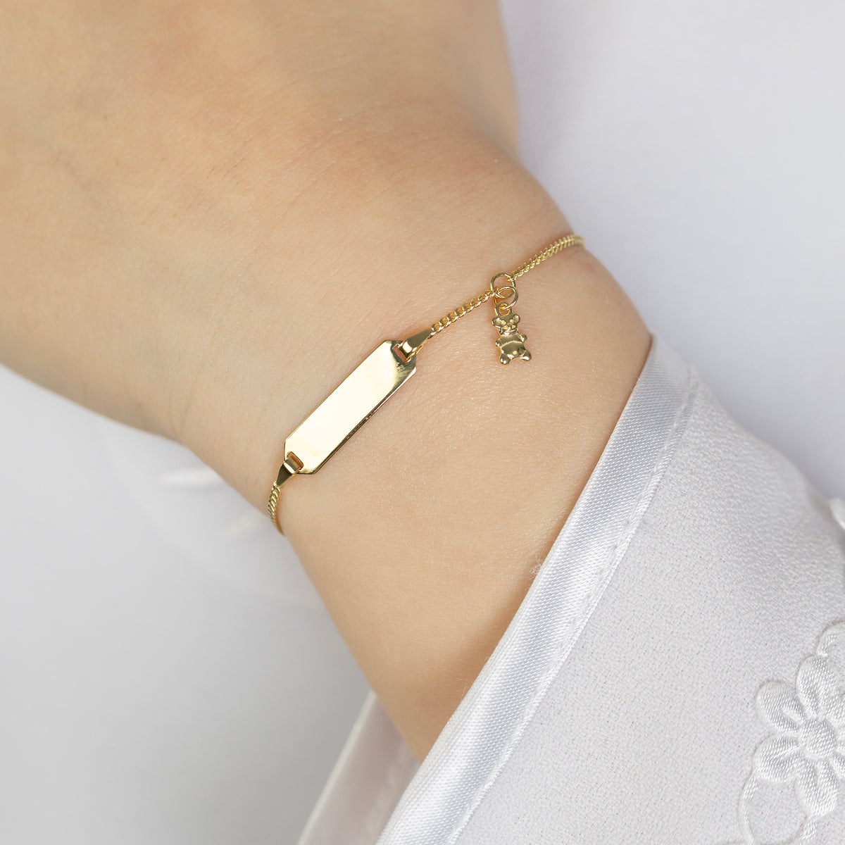 children-s-gold-bracelet-with-bear-for-engraving-bg056-333-14