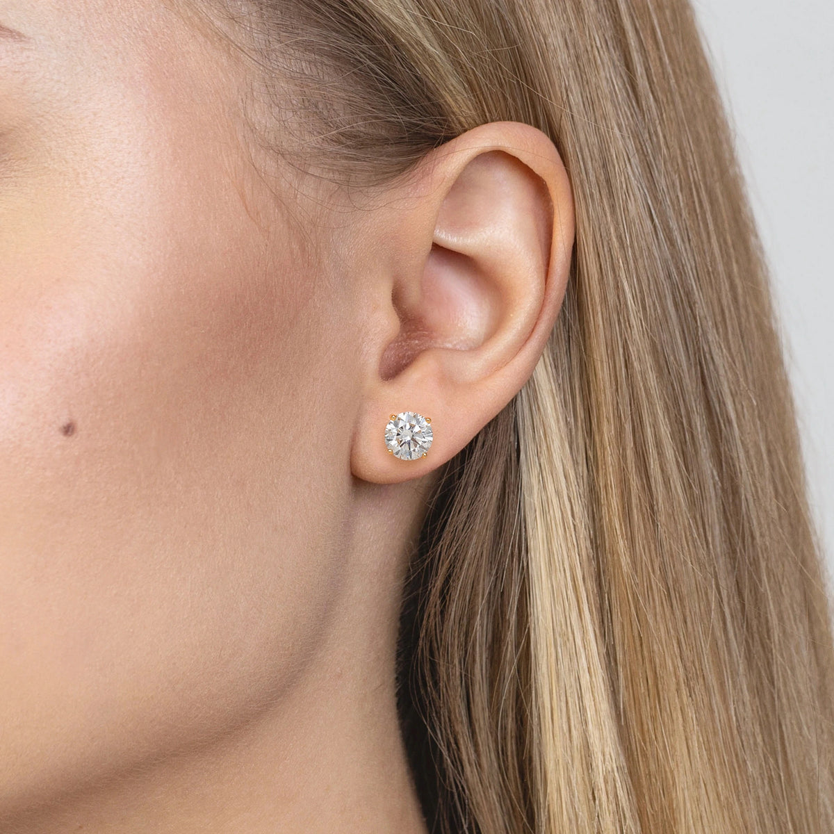 Yellow Gold Stud Earrings with 2 × 1,50ct Round Lab-Grown Diamonds | 585 (14k) Yellow Gold Stud Earrings