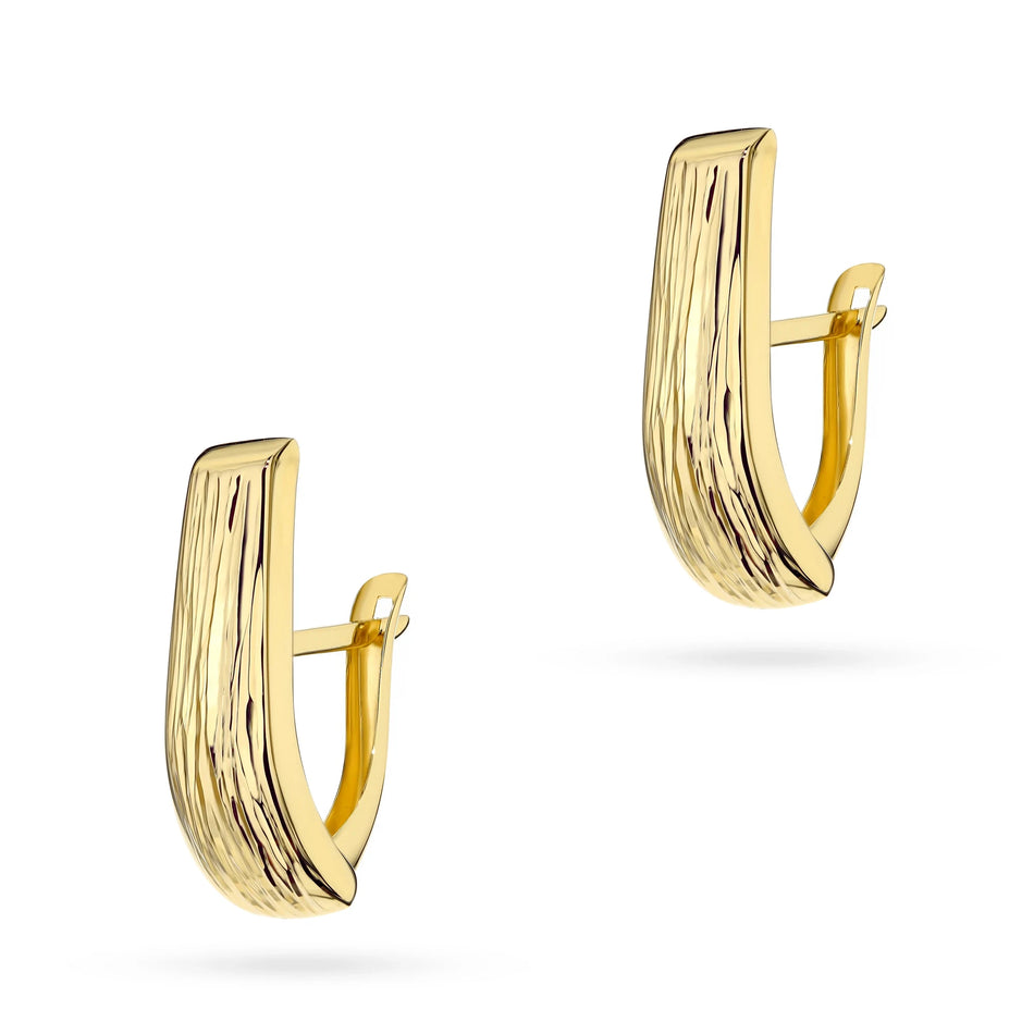 Yellow Gold Ridged Elongated Earrings | 375 (9k) Yellow Gold English Clasp Earrings