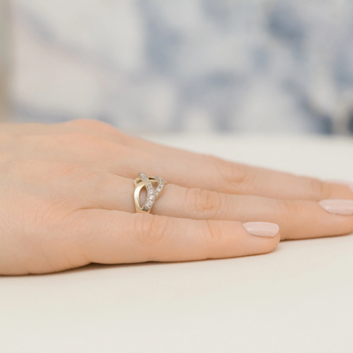 two-color-gold-weaved-ring-with-zirconia-ep082-585