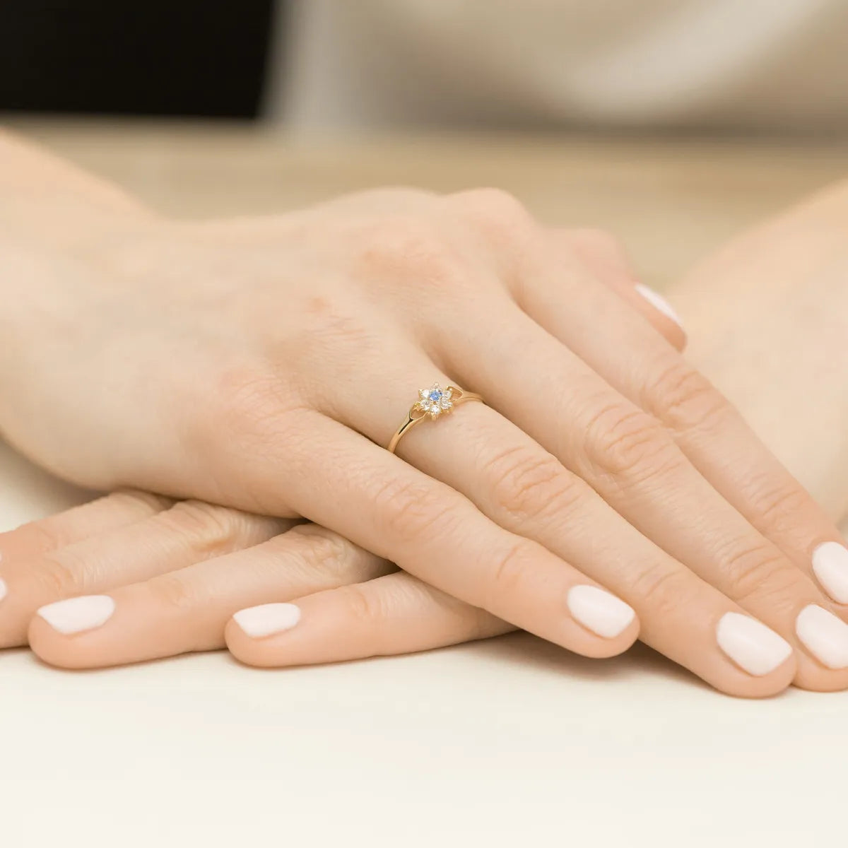 gold-ring-with-zirconia-flower-ep091-333-n