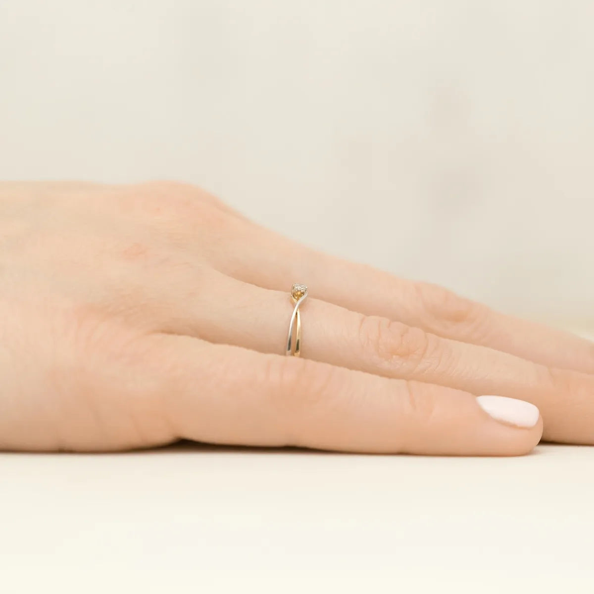 two-color-gold-weaved-ring-with-zirconia-ep097-333