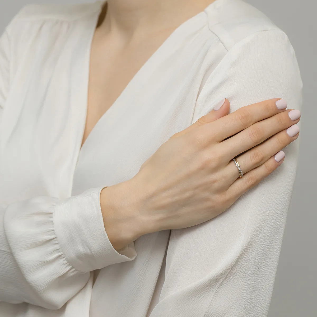 subtle-gold-ring-with-zirconia-waves-ep154-333