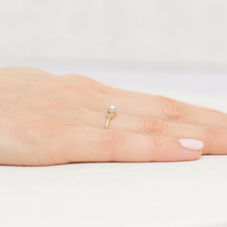 subtle-gold-ring-with-pearl-and-zirconia-ep155-333