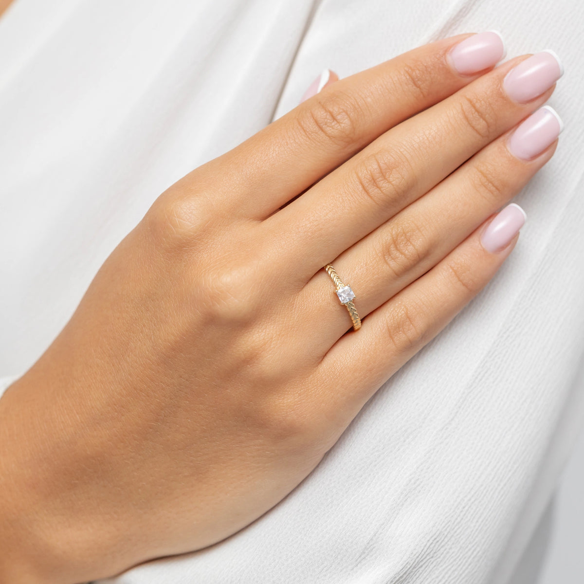 gold-ring-with-zirconia-herringbone-ep179-333-b