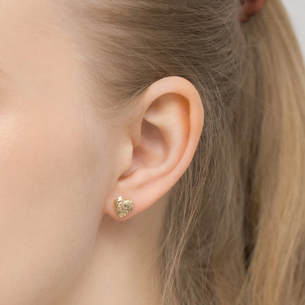 boucles-d'oreilles-clous-or-coeurs-k-gw-620-585