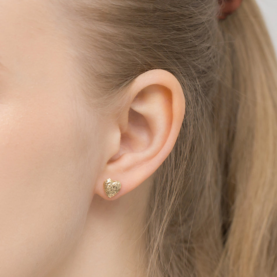 gold-stud-earrings-hearts-k-gw-620-585
