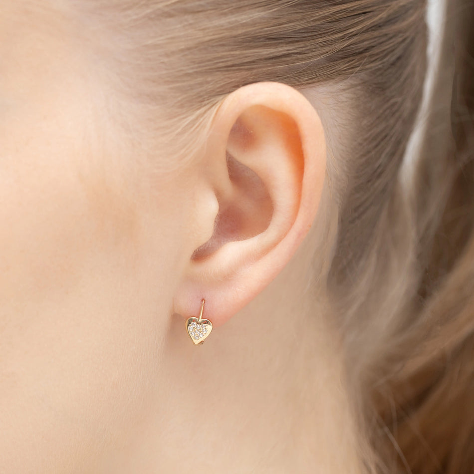gold-earrings-with-english-clasp-with-zirconia-hearts-k-gw-768-585