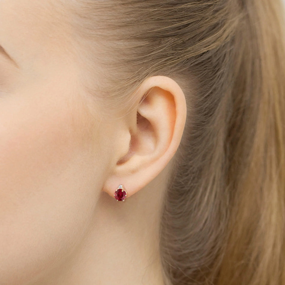 Zlaté náušnice s rubíny 0,60 ct a diamanty 0,029 ct