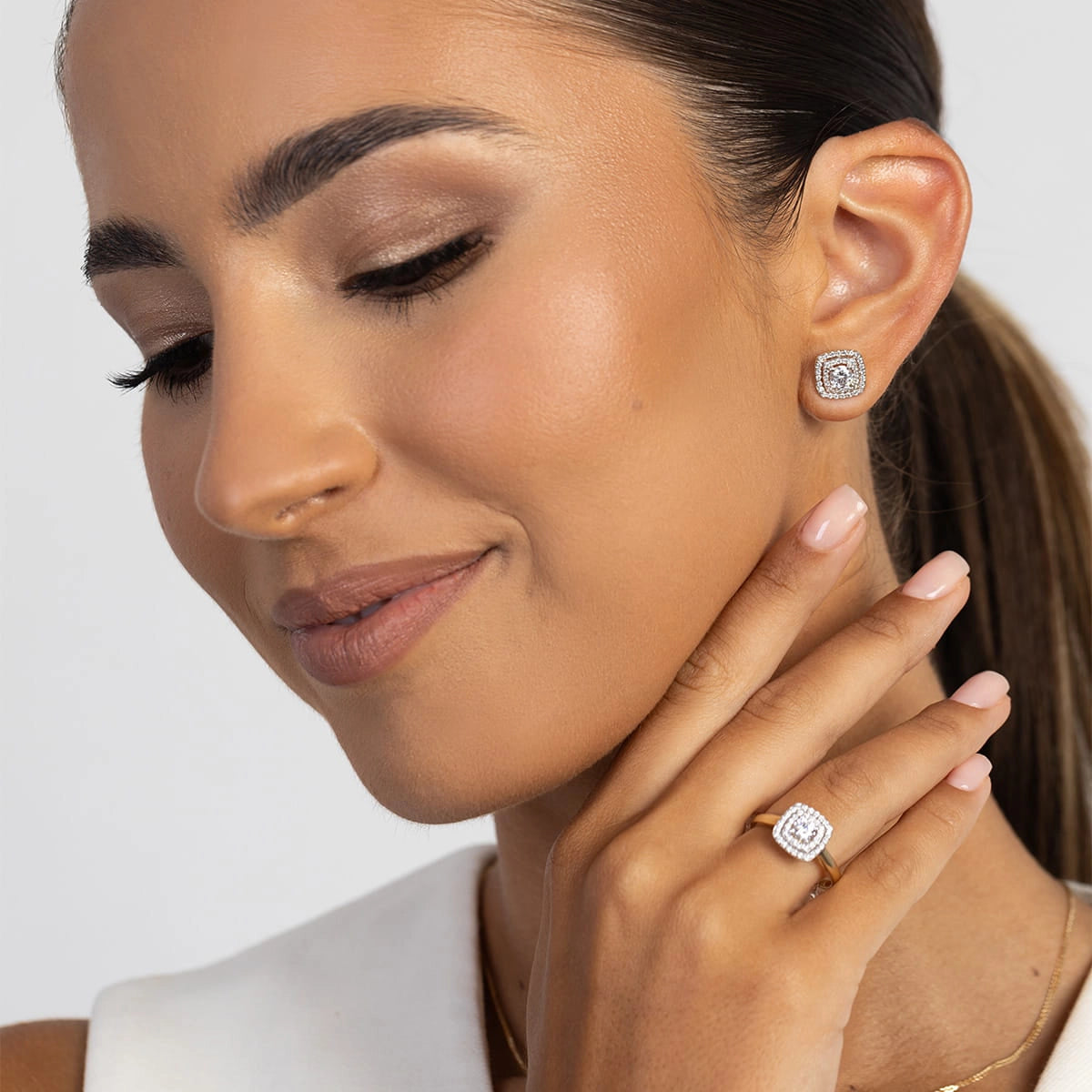 gold-earrings-with-2-x-0-30ct-lab-diamonds-and-0-40ct-additional-lab-diamonds-k0506-ldw-01