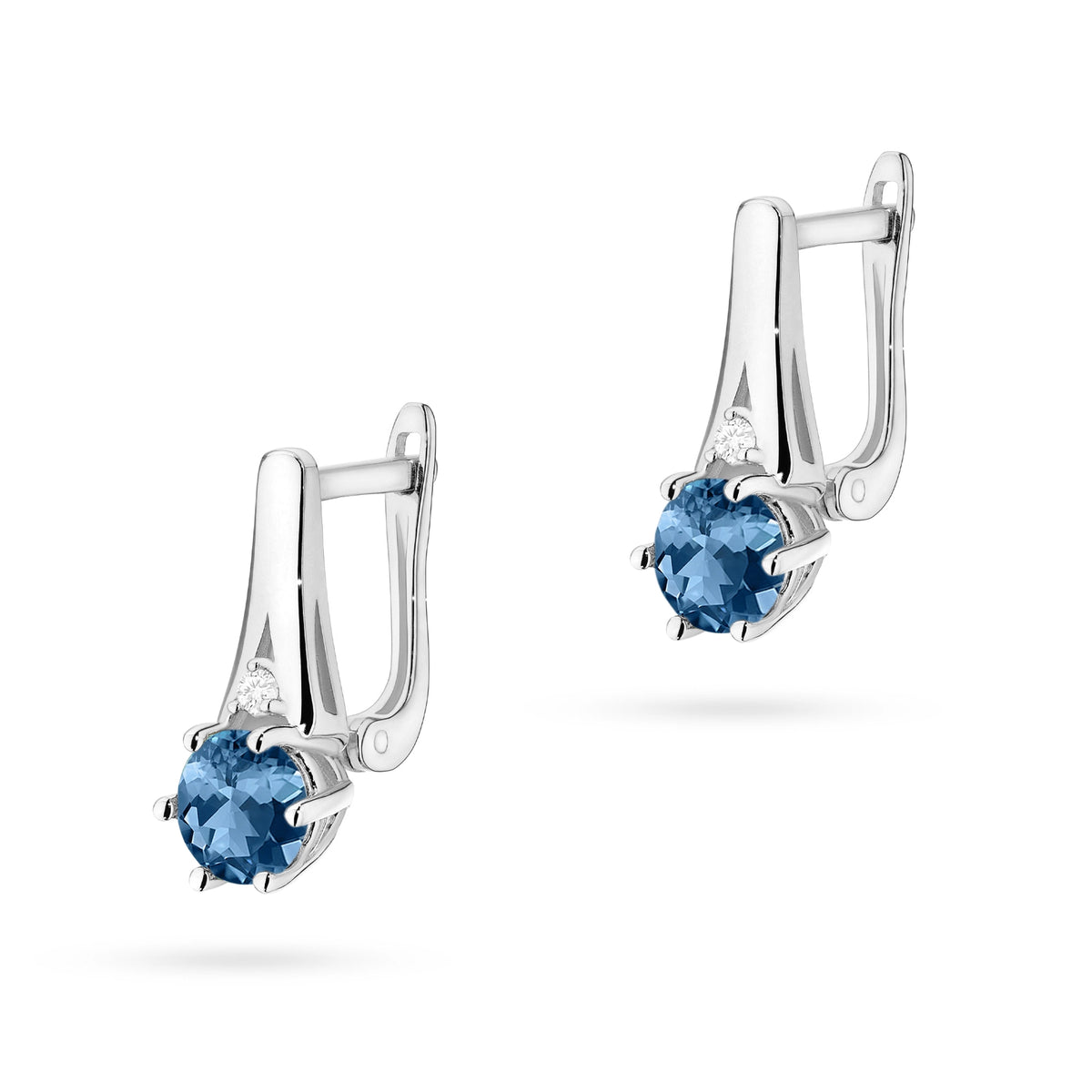 zlaté-náušnice-s-2-x-0,50ct-londýnskymi-modrými-topásmi-a-0,029ct-doplnkovými-diamantmi-k0572-tol-01
