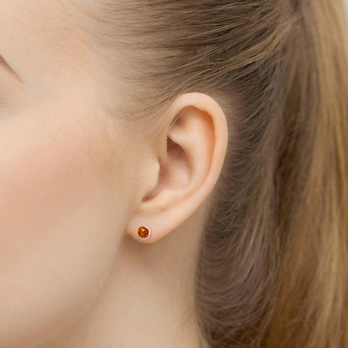 silver-stud-earrings-with-natural-amber-k1873-925-s
