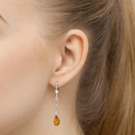 silver-english-clasp-earrings-with-natural-amber-drops-k1900-925-s