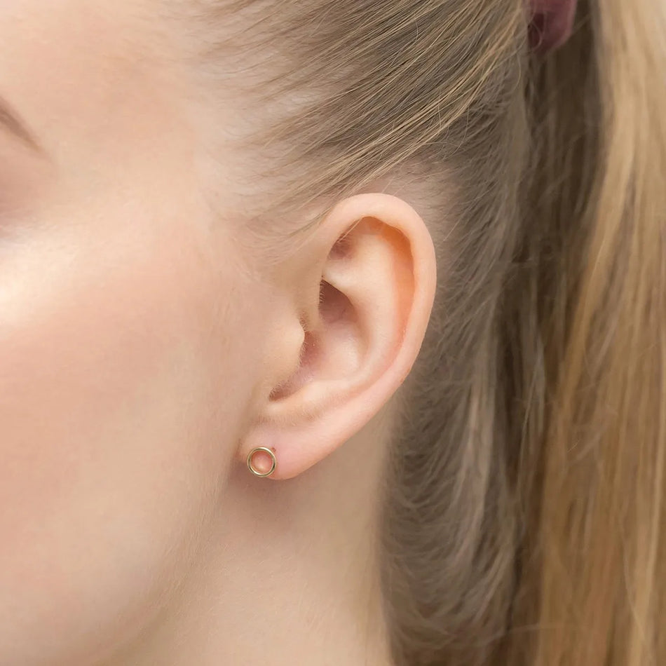 gold-stud-earrings-k766-333-solo